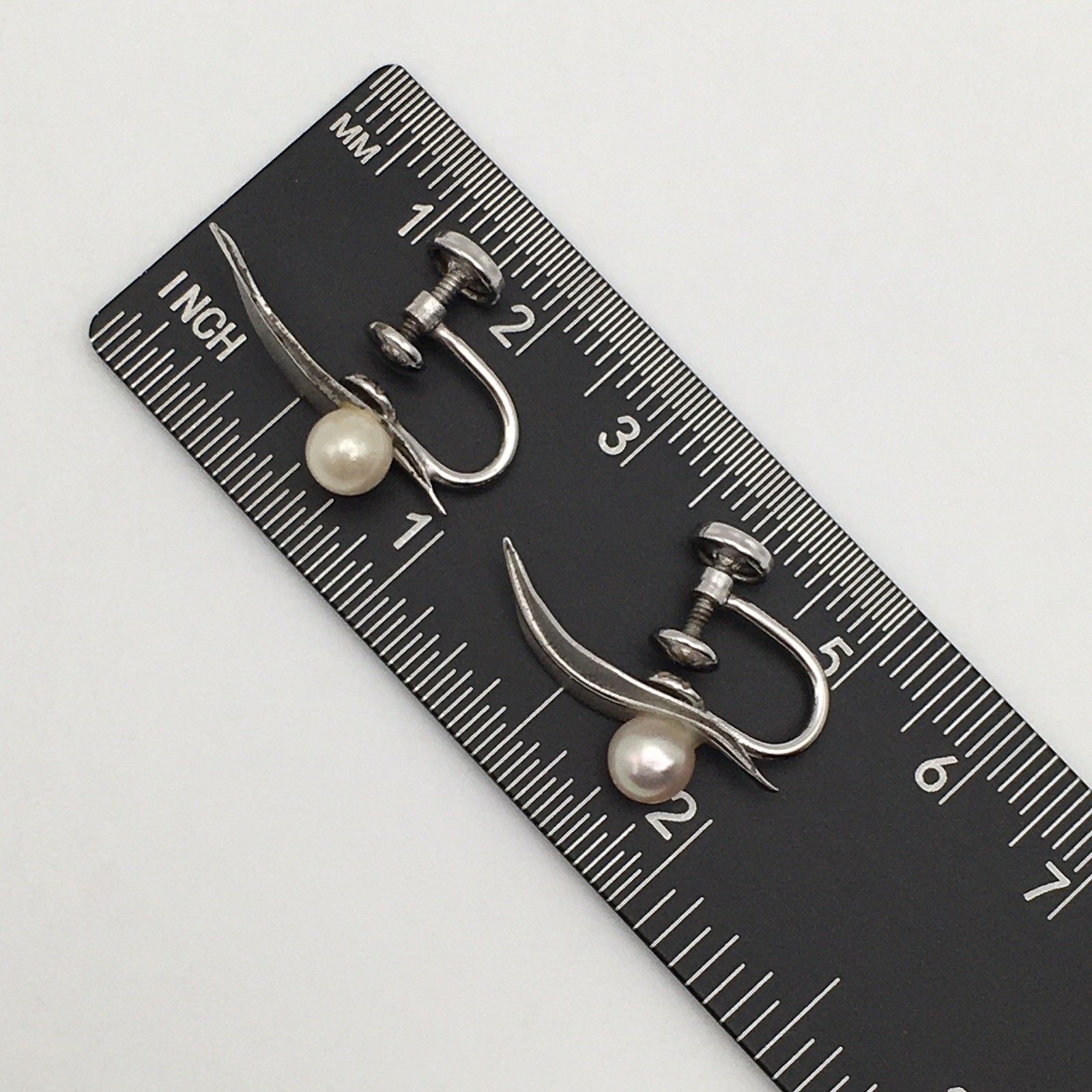 Vintage Sterling Silver Leaf Pearl Screw Back Earrings Marked Sterling 3g #90