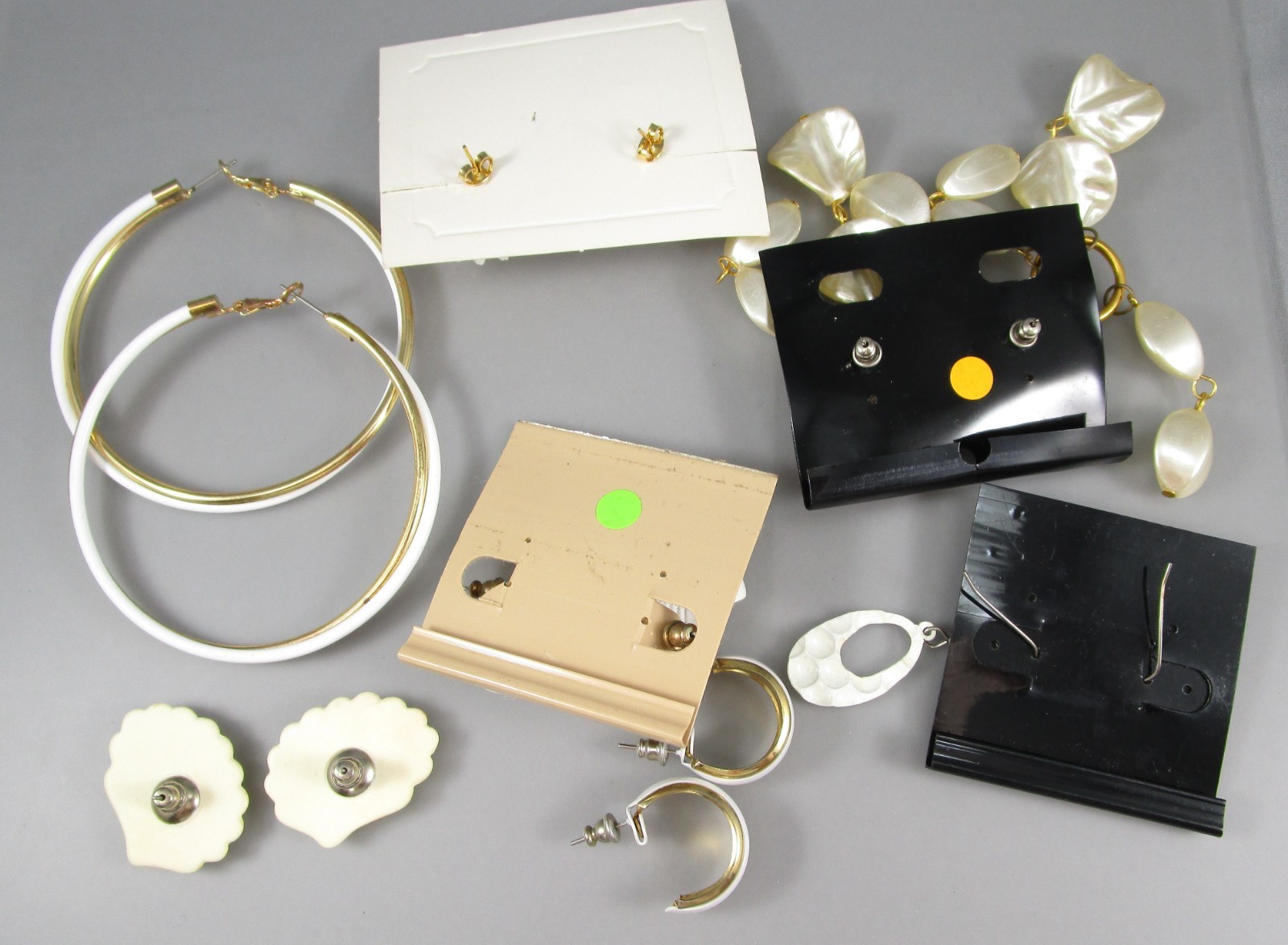 Vtg Mod Retro Varying Colors & Multi Styles LOT of 7 Post Pierced Earrings 152M