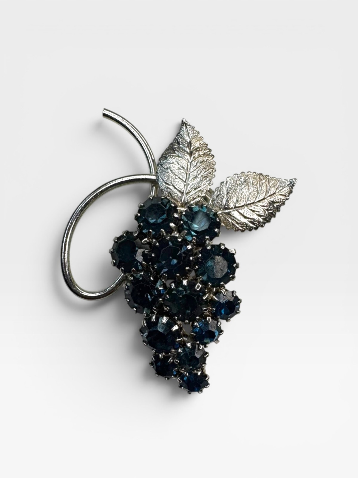 Blue Crystal Grape Cluster Brooch Silver Tone Fruit Pin Vintage 1960s