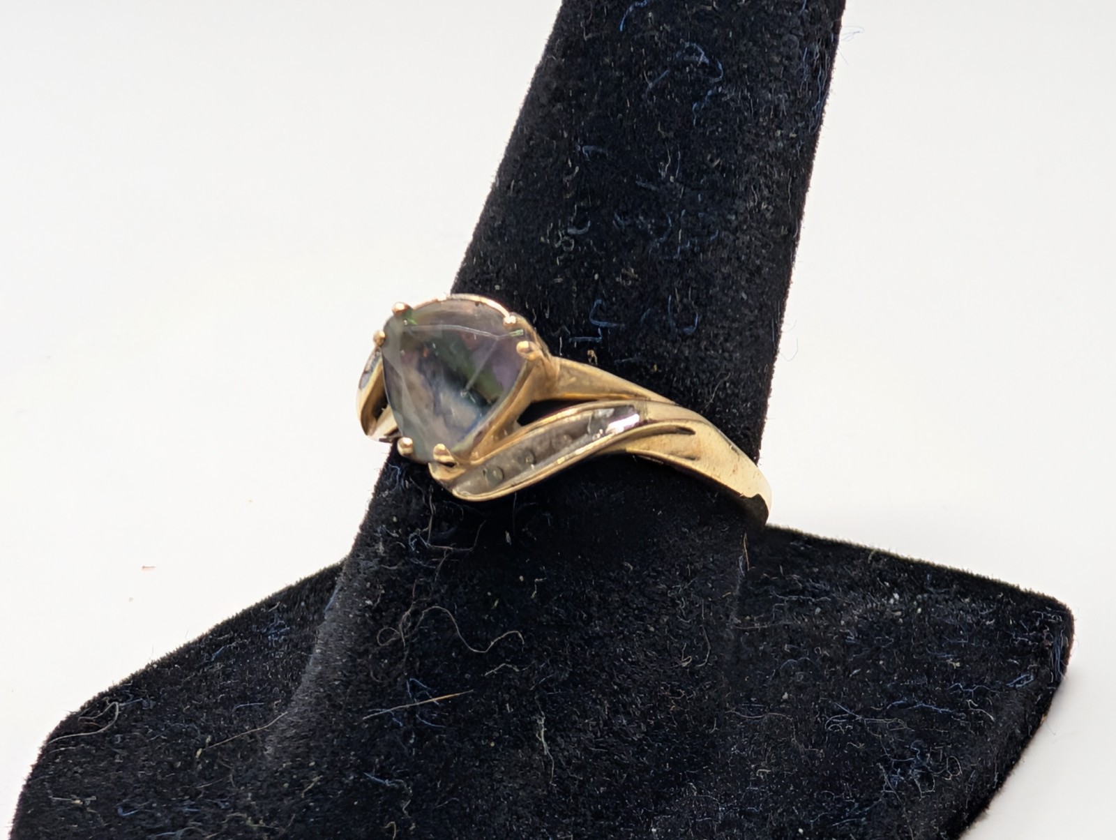 Vintage 10K Yellow Gold Trillion Cut Mystic Topaz Diamond Ring 2 Grams, SZ 6.5