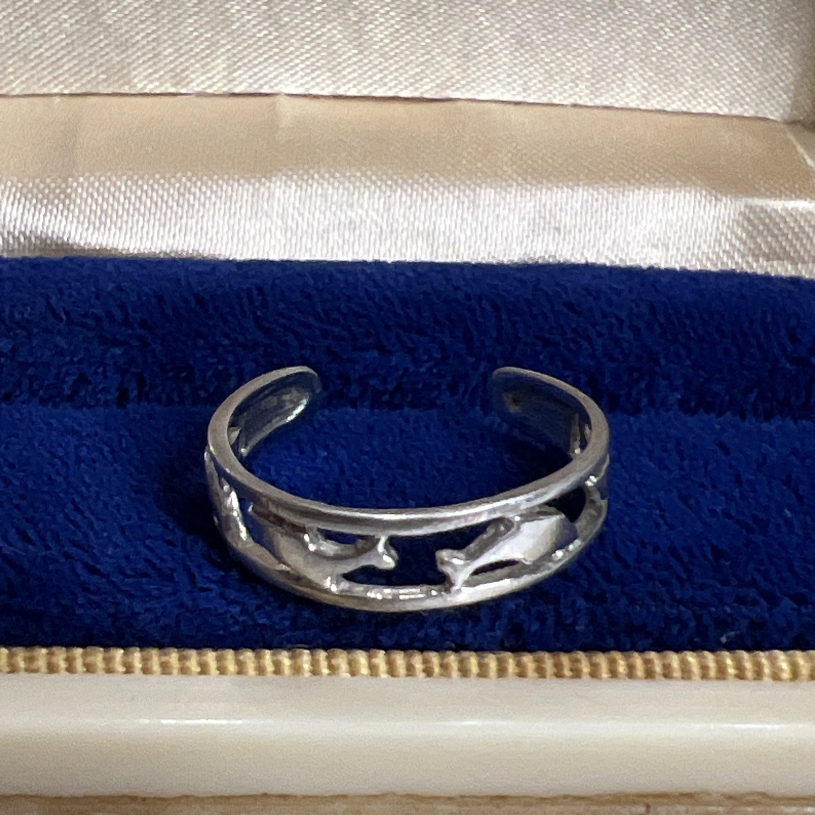 Vintage CW 10k White Gold Dolphin Toe Midi Pinky Child Ring Band Adjustable