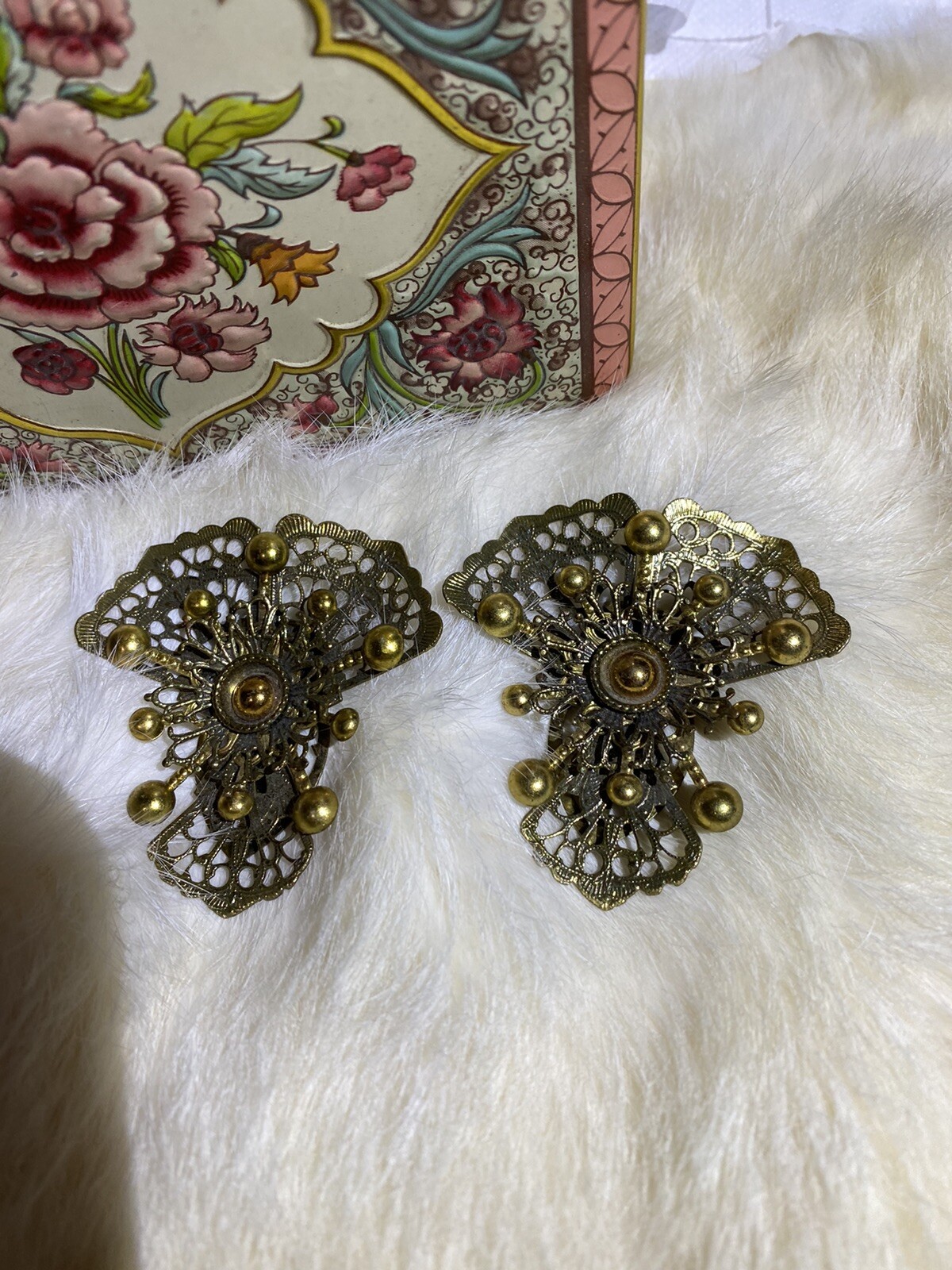Antique Vintage New England Glass Works Gold Tone Filigree Fur Shoe Dress Clips