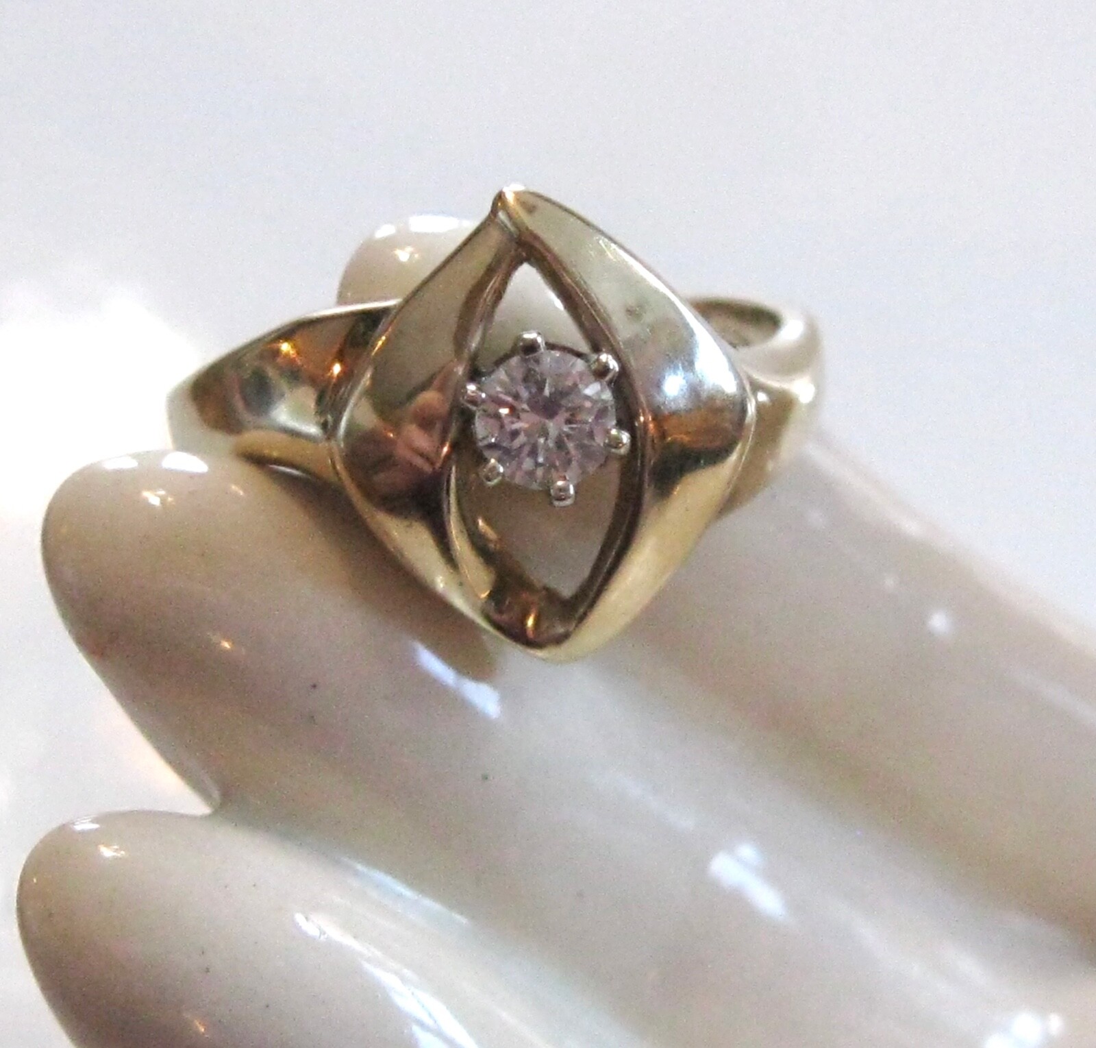 VINTAGE MOD RETRO DIAMOND ENGAGEMENT PROMISE EVERY DAY RING 14K YELLOW GOLD RING