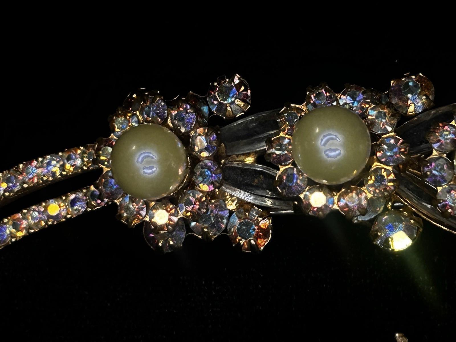 DeLizza And Elster D&E Juliana Pearl & Aurora Borealis Rhinestone Leaf Brooch