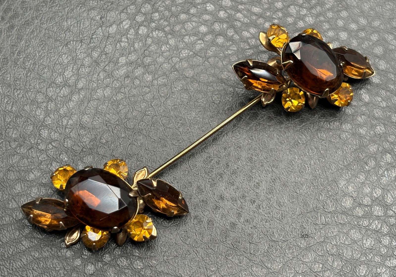 Vintage Gold Tone Brown Rhinestone Floral Cluster Jabot Stick Pin *Read