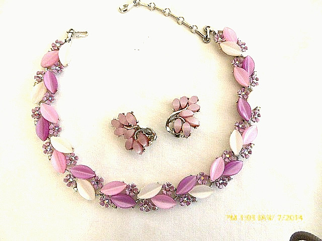 RARE LISNER LAVENDER MOONGLOW THERMOSET ENAMEL RHINESTONE NECKLACE EARRINGS