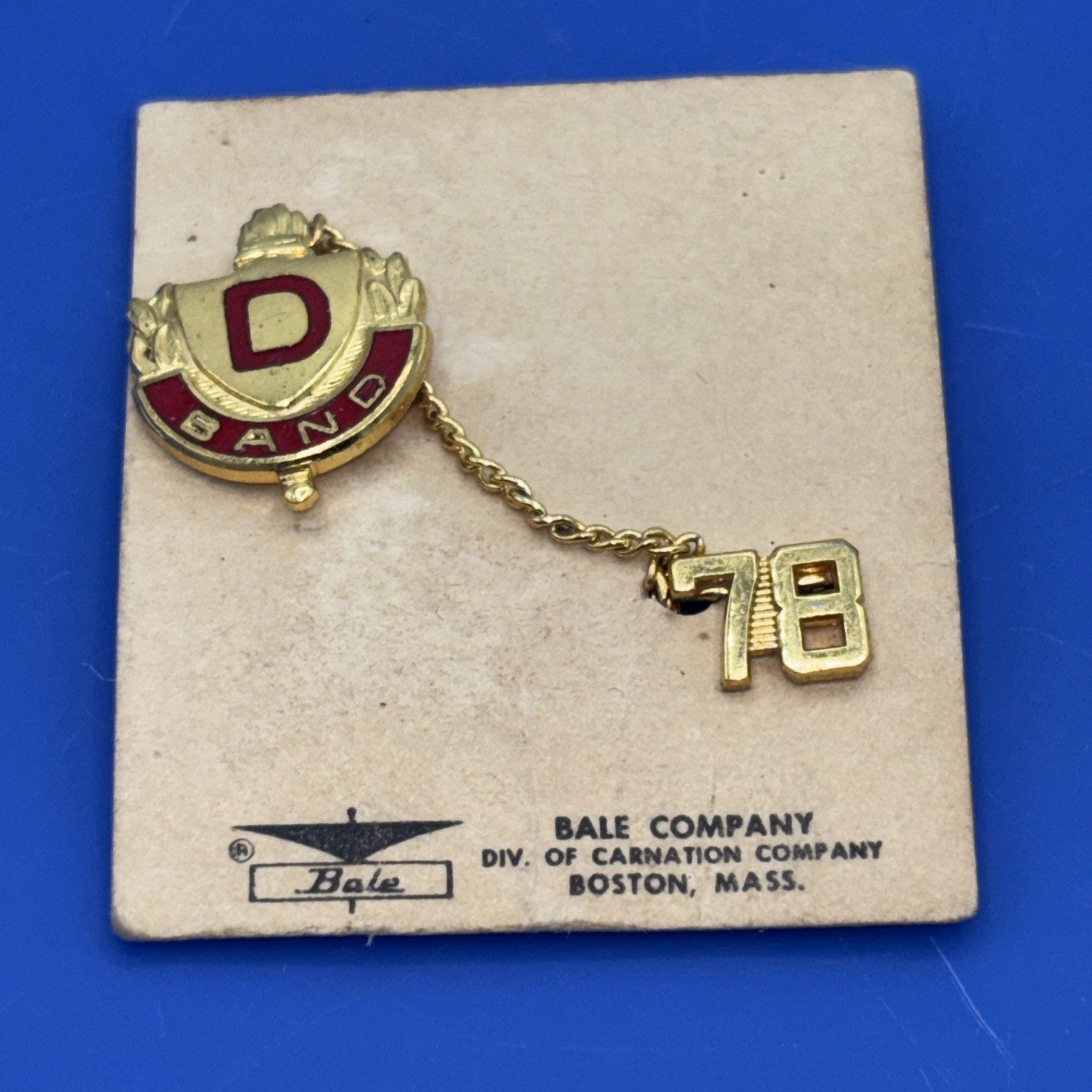 Vintage 1978 D Band Pin Gold Tone Dangle Charm Original Card Bale Co