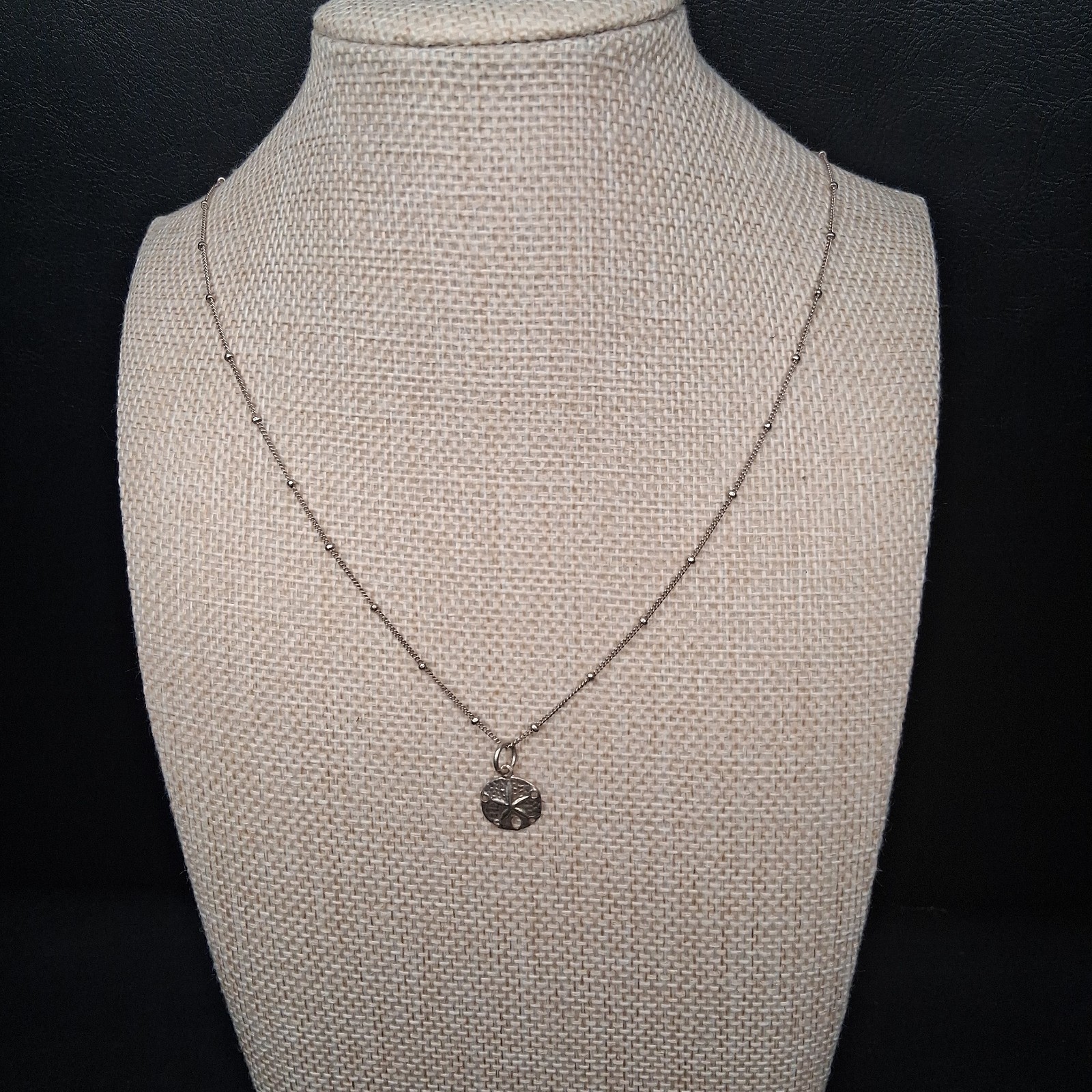 STERLING SILVER 925 Station Chain Necklace Whit Dollar Sand Pendent. 17.949