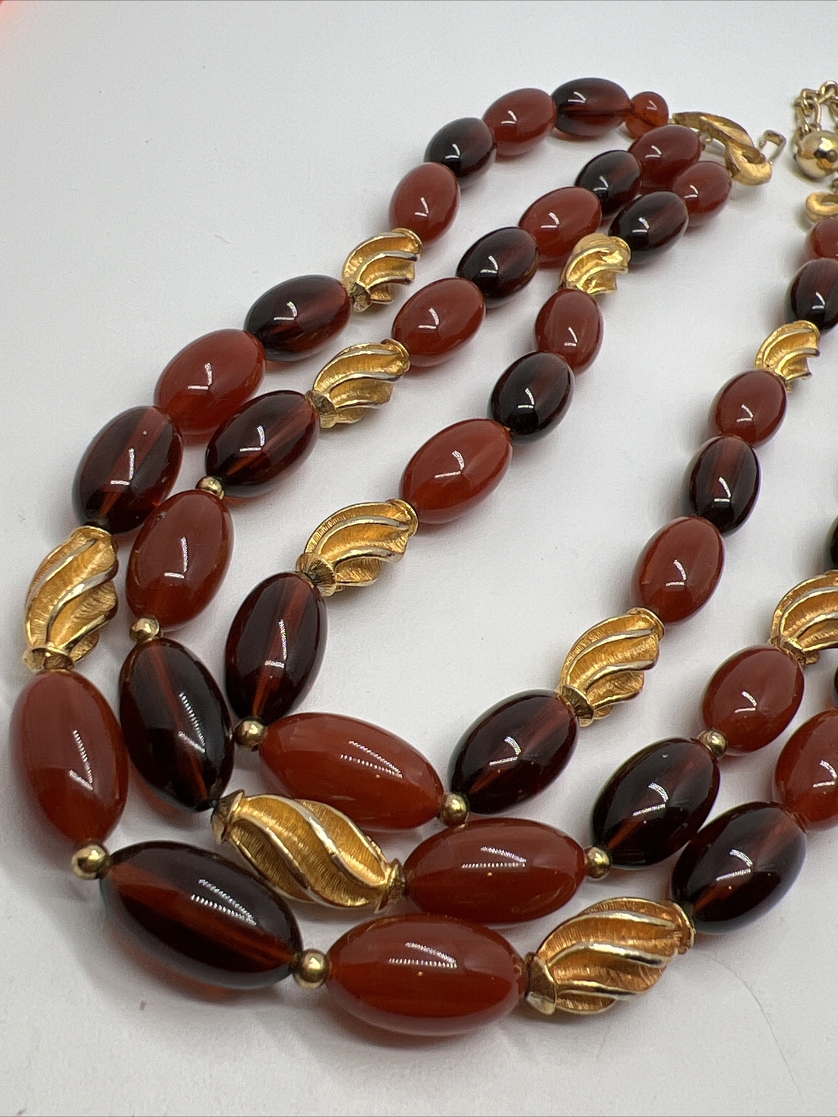 Vintage Faux Amber Lucite Goldtone 15”- 17” Necklace (6841)