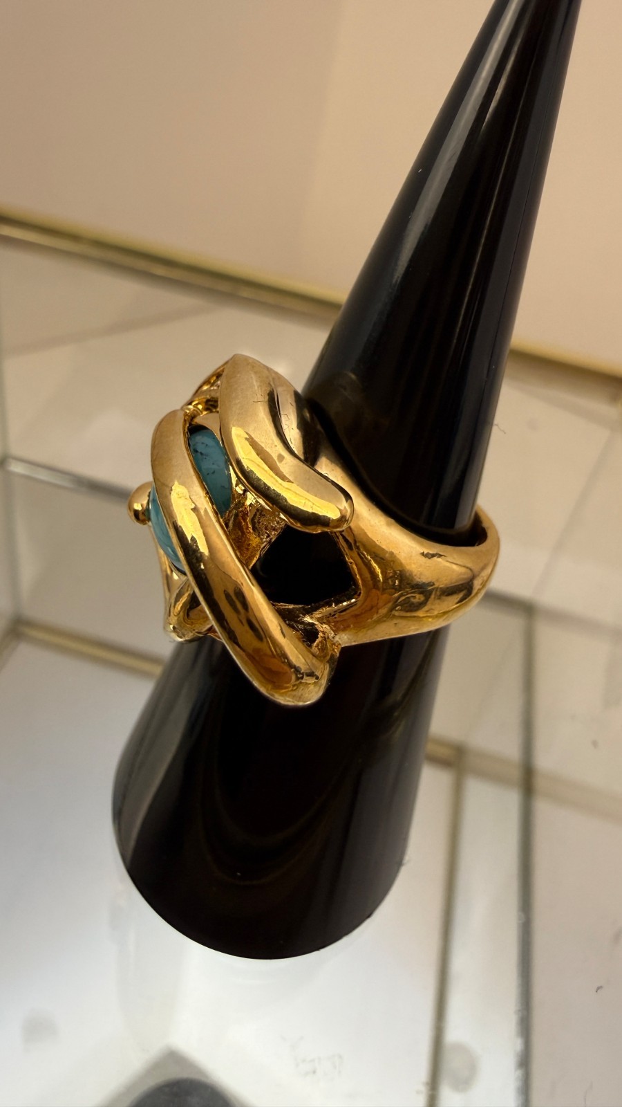Vintage Gold Tone Faux Turquoise Swirl Statement Ring | Size 6 Rhinestone