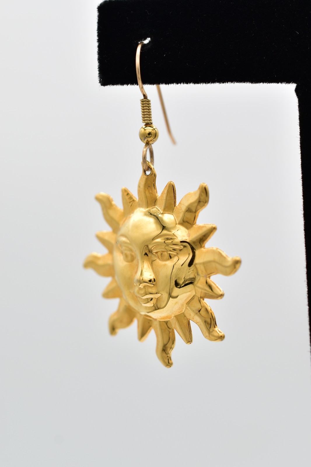 Vintage Gold Sun Face Dangle Earrings Celestial Drop Pierced Shiny 1980s BinAO