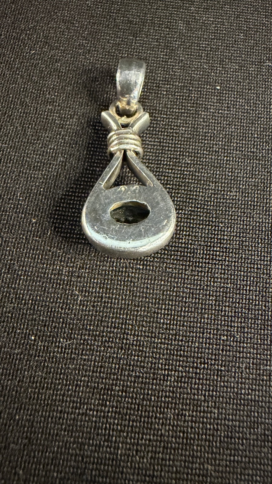 Vintage Sterling Silver Pendant Set with a Beautiful Facetted Aquamarine
