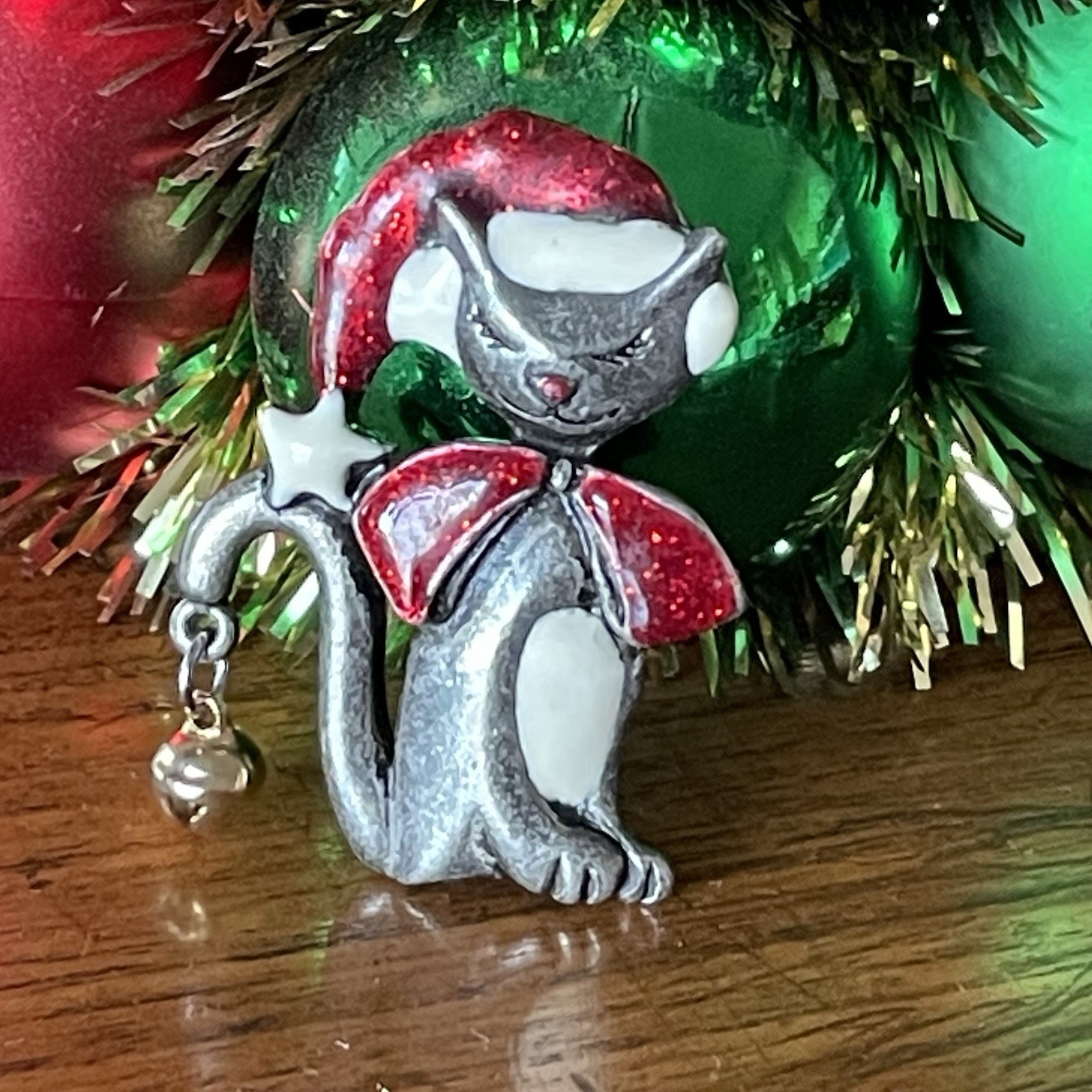 Vintage Santa Kitty Cat Brooch Silver Tone Red & White Enamel Christmas Pin Cute