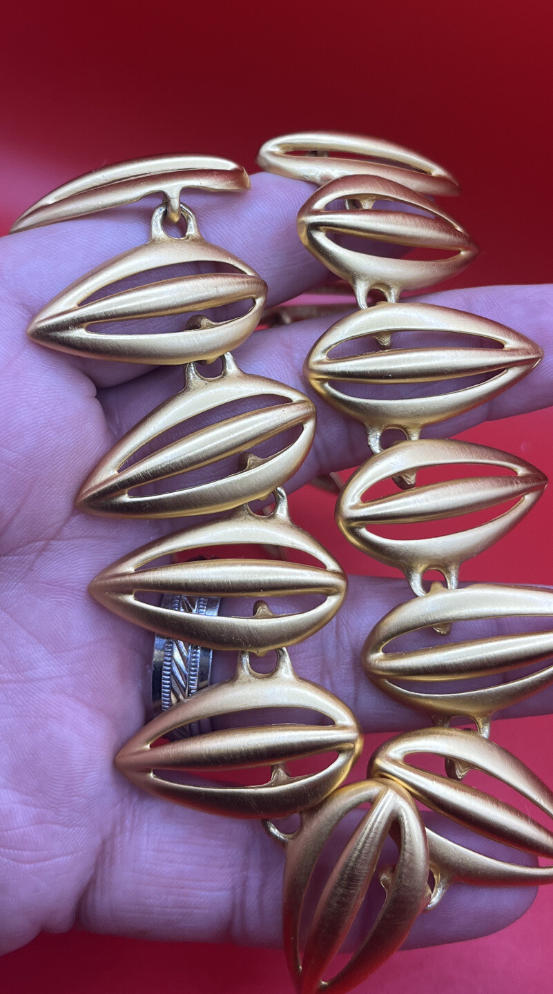 Vintage Anne Klein Signed (AK) Modernist Link gold tone Necklace fantastic 17-18