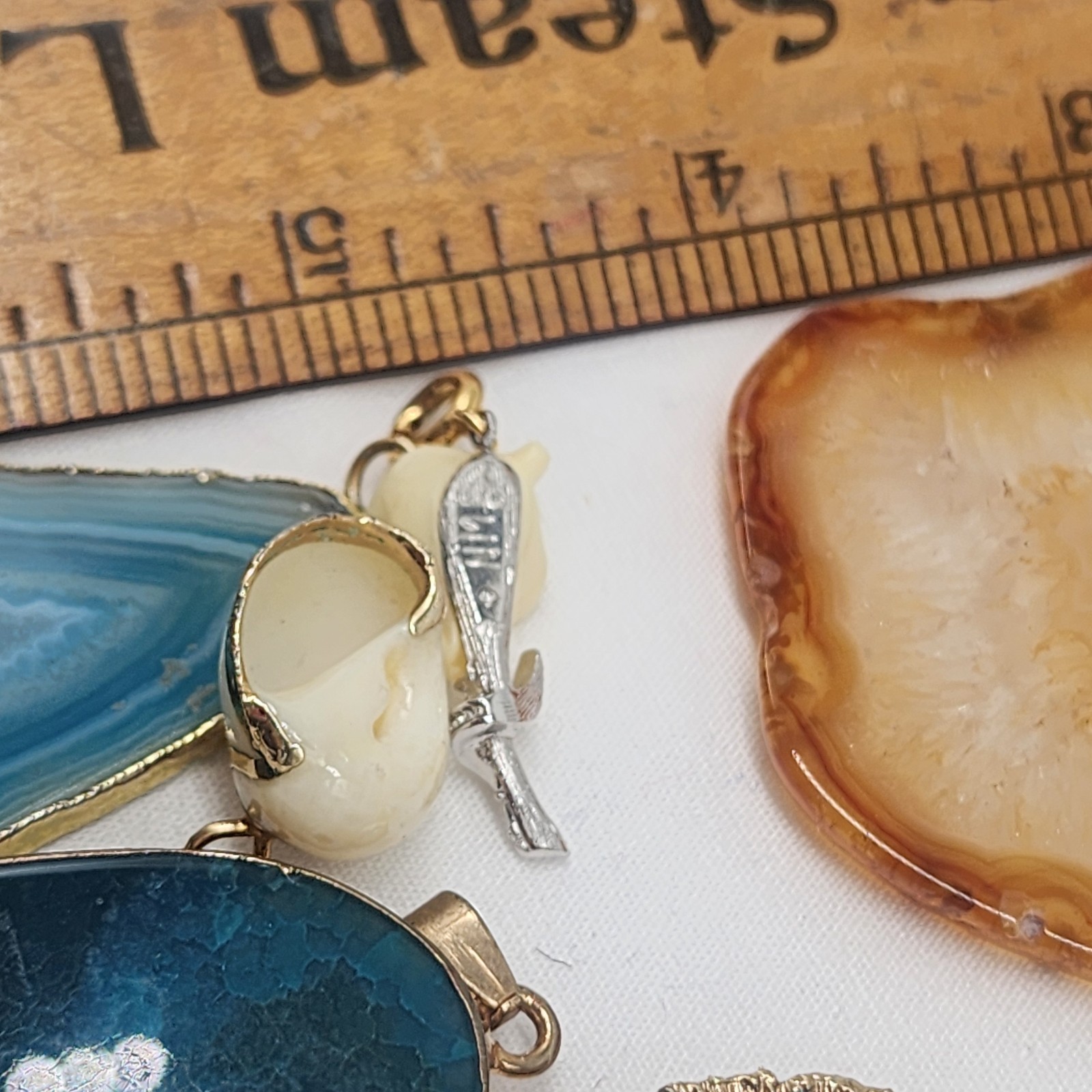 VTG pendant lot stones, shell and glass Mixed Metals lot of 10 Pendants