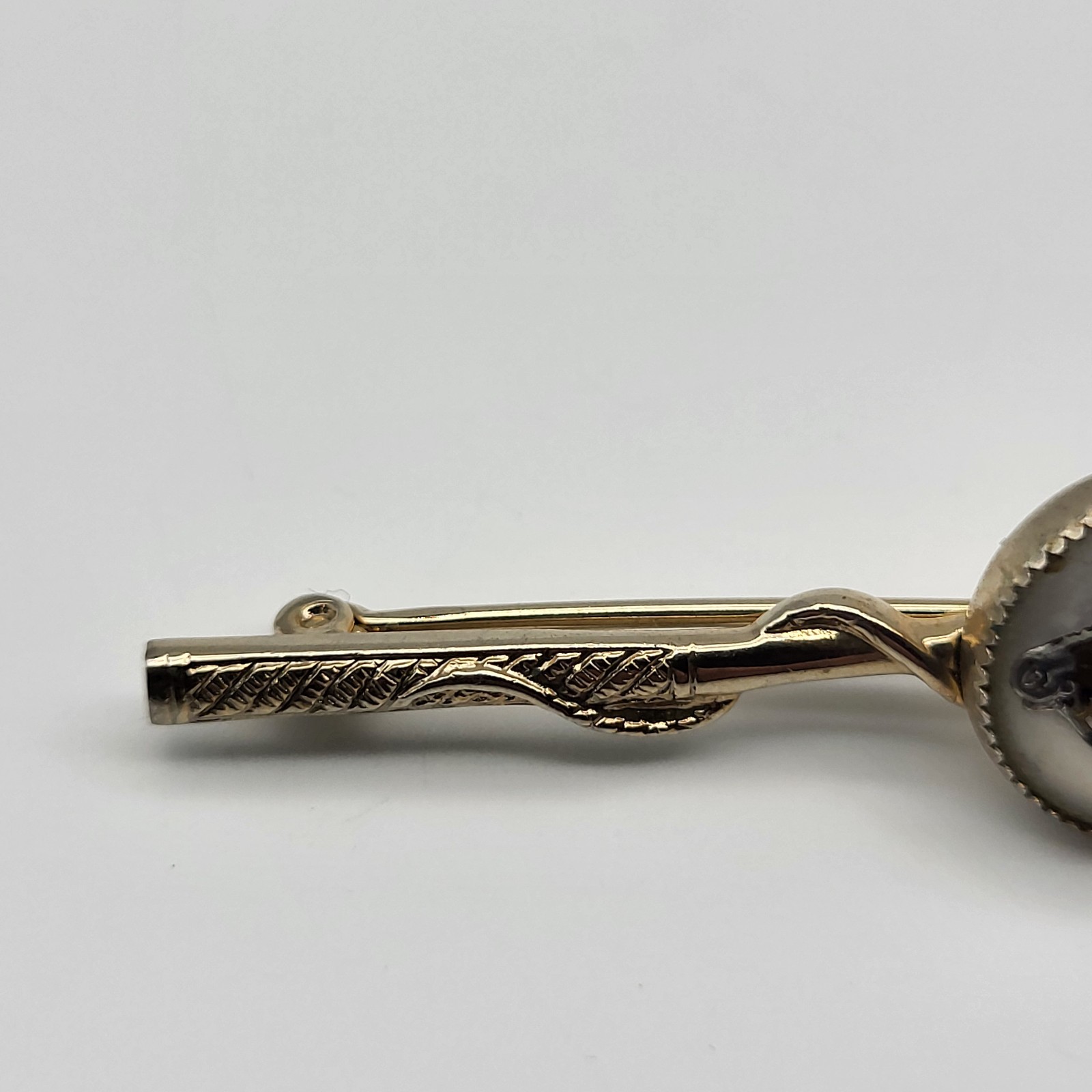 Lovely Essex crystal horse equestrian tie pin riding crop vintage reverse carved