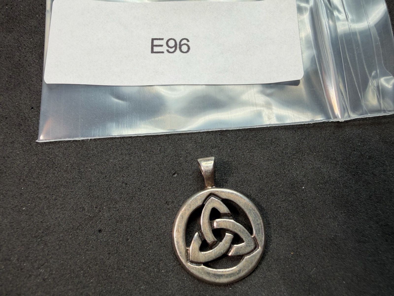 3.67g Vintage Sterling Silver 925 Pendant Celtic Triquetra Knot Circle M