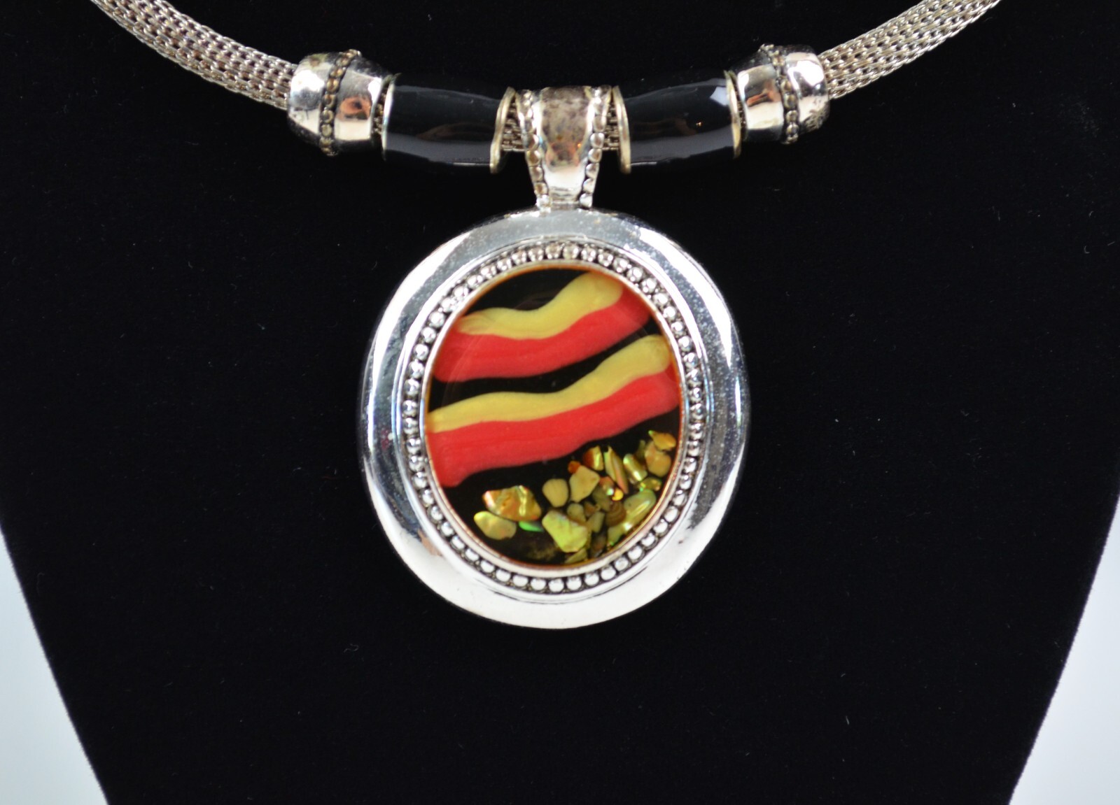Vintage Silver Tone Snake Choker w/ Round Pendant Sunset Pattern 16″