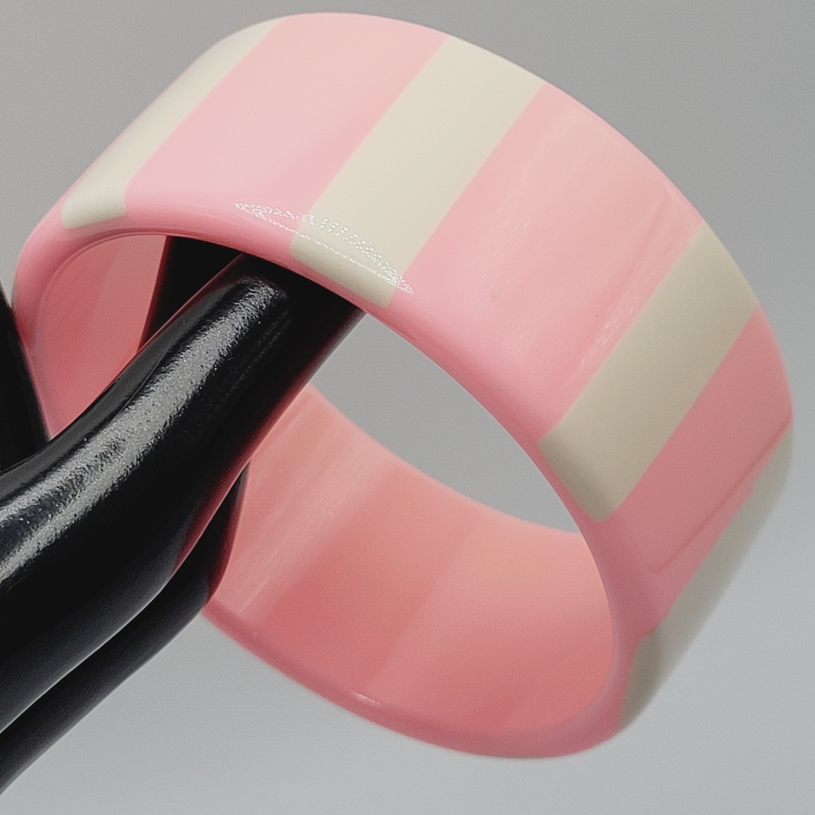Bright Bubble Gum Cotton Candy Cream Stripe Chunky Acrylic Vtg Bangle Bracelet