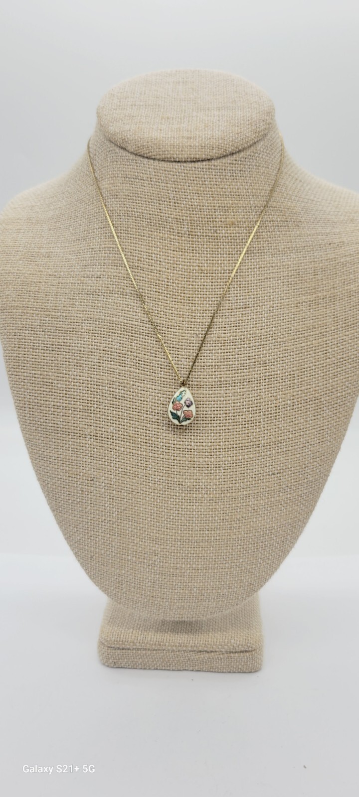 MONET Pendant Necklace Floral Enamel Gold tone RARE Vintage 16.5 in