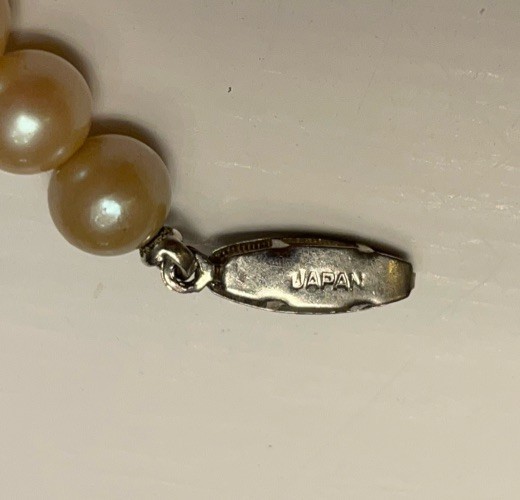 Vtg Classic Pearl Choker 16”Necklace Fish Hook Clasp Champagne Unbranded Japan