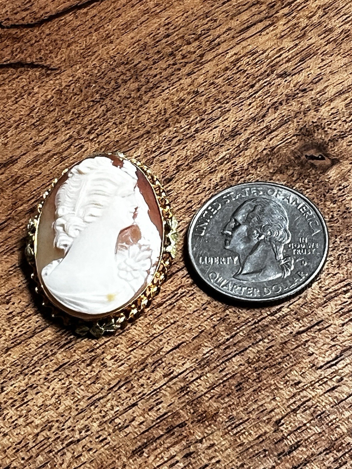 LOVELY ANTIQUE 10K YELLOW GOLD CAMEO SHELL BROOCH PENDANT 5.3g