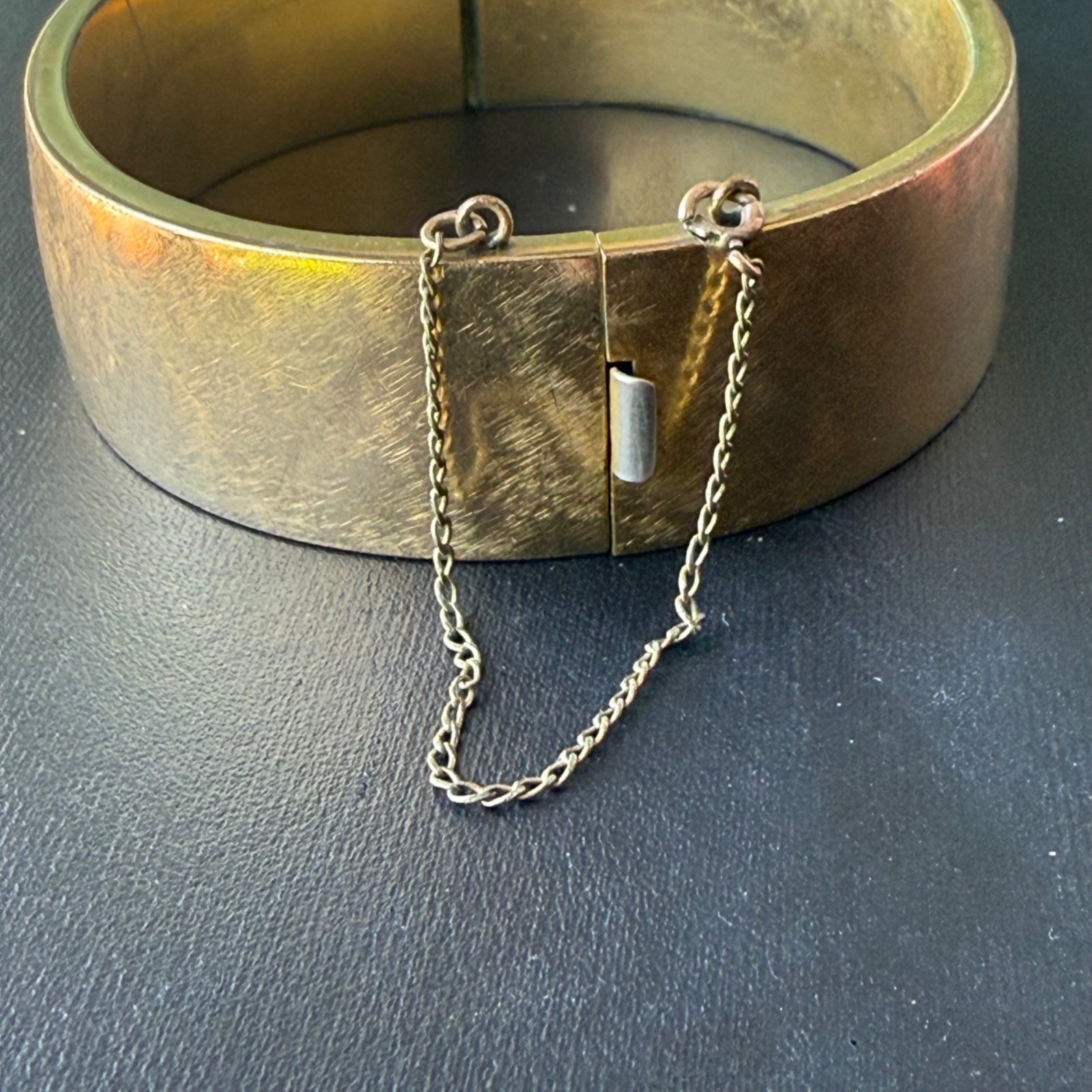 Vintage Brass Hinged Bangle Bracelet Safety Chain 2.5″ Diameter