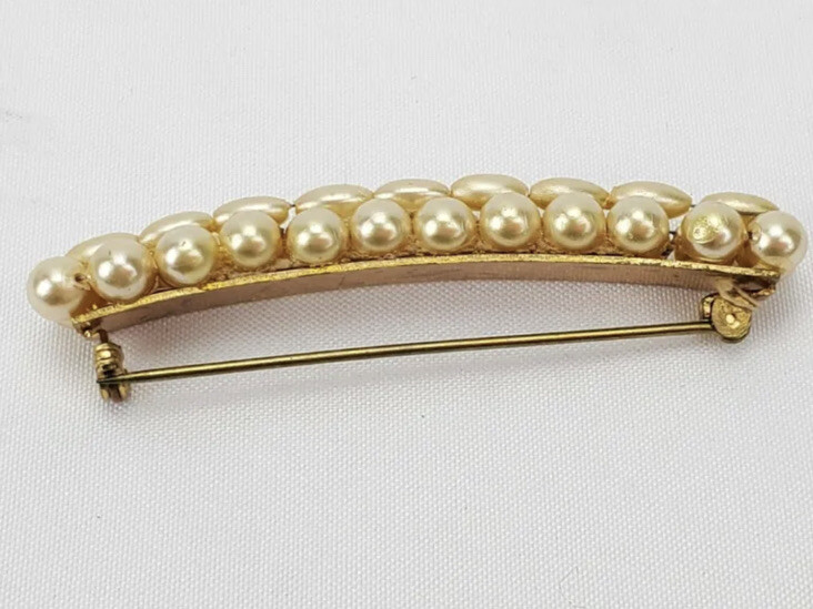 Vtg Brooch Bar Pin Pearls Faux Gold Tone Holiday 2.5”x.0.5” Unsigned 40s 50s 60s