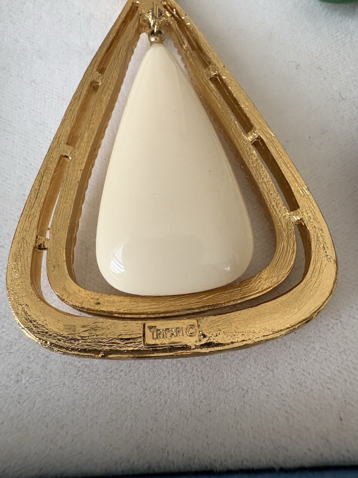 Vintage Trifari Lucite Interchangeable Necklace Teardrop Set in Original Box