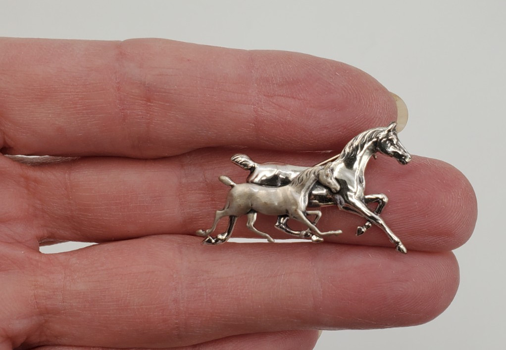 Vintage Sterling Silver Equestrian Horse & Pony Running Beau Brooch