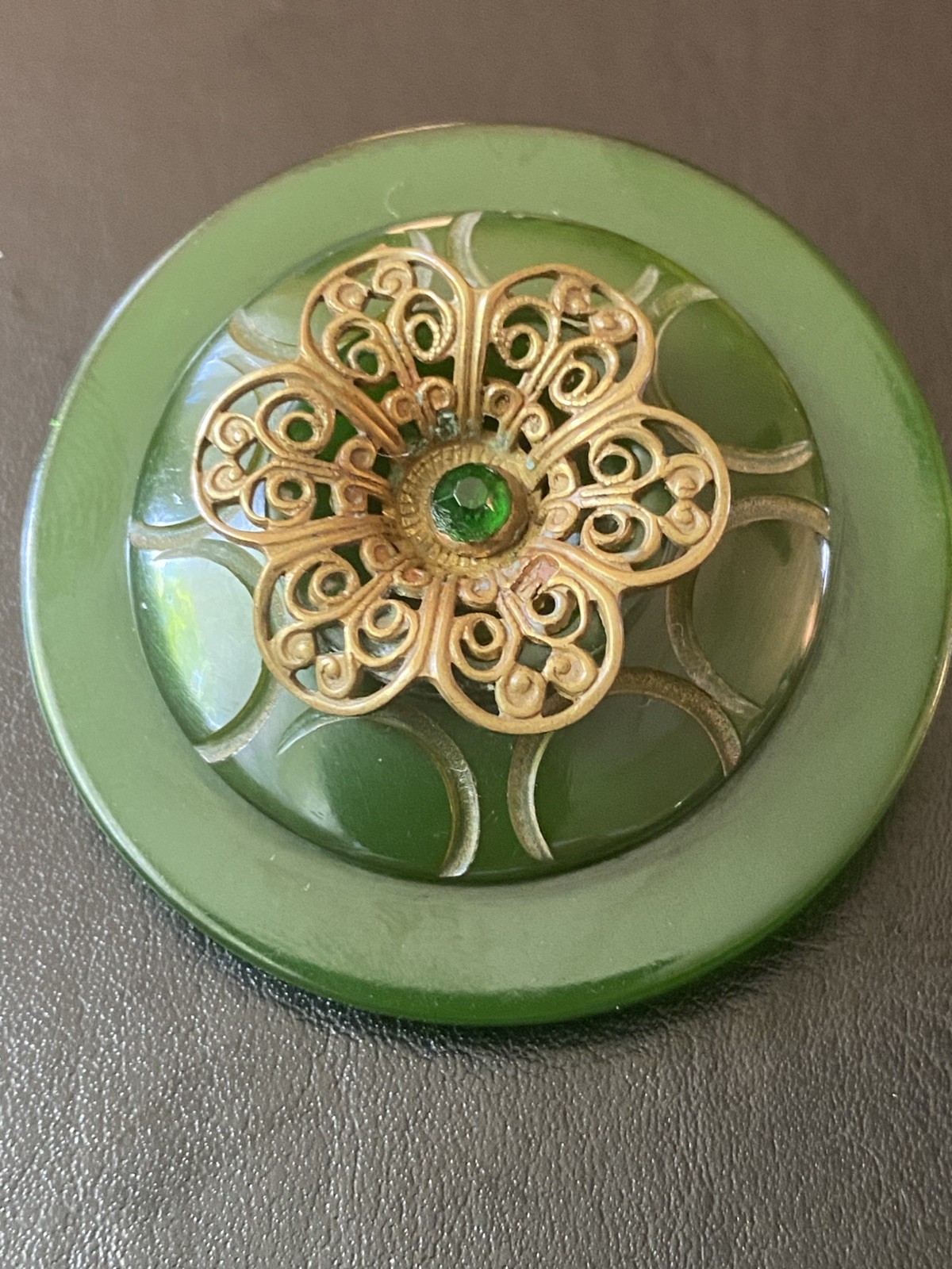 RARE Bakelite Dark green Carved Art Deco Brooch Shoe clips set