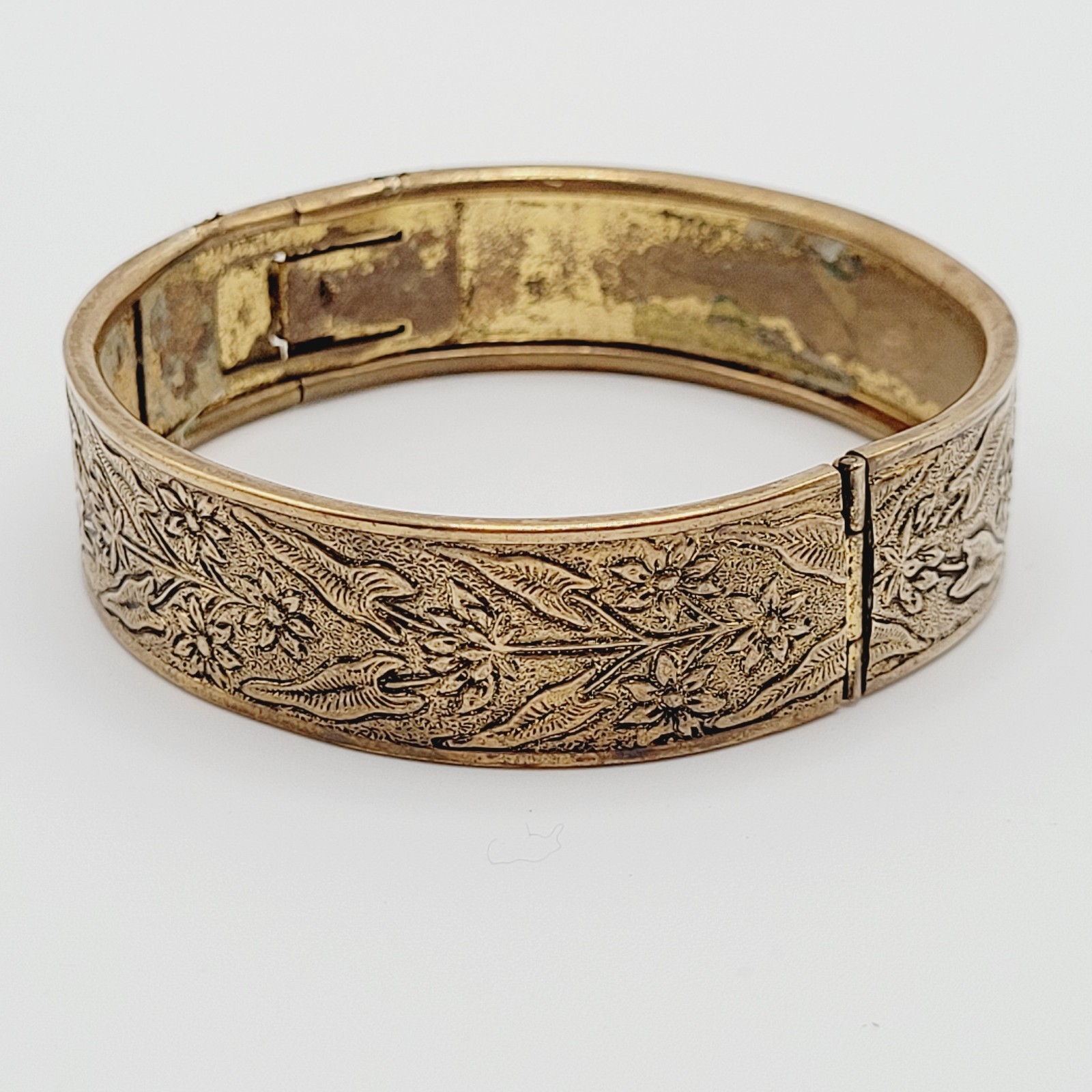 Victorian Style Brass Hinged Floral Embossed Gold Tone Metal Bangle Bracelet