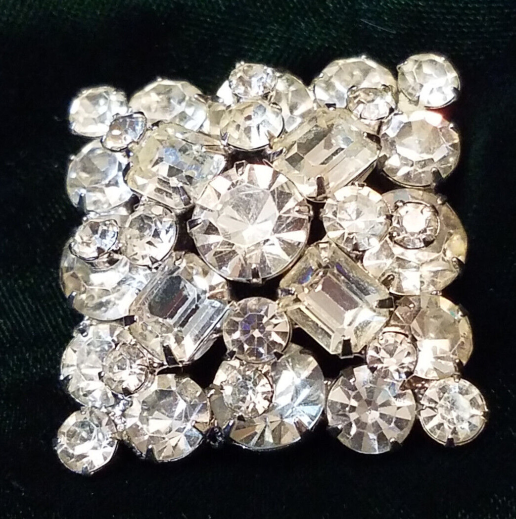 1950’s Clear Rhinestone Cluster Square / Diamond Shaped Brooch About 1-1/2 in Sq