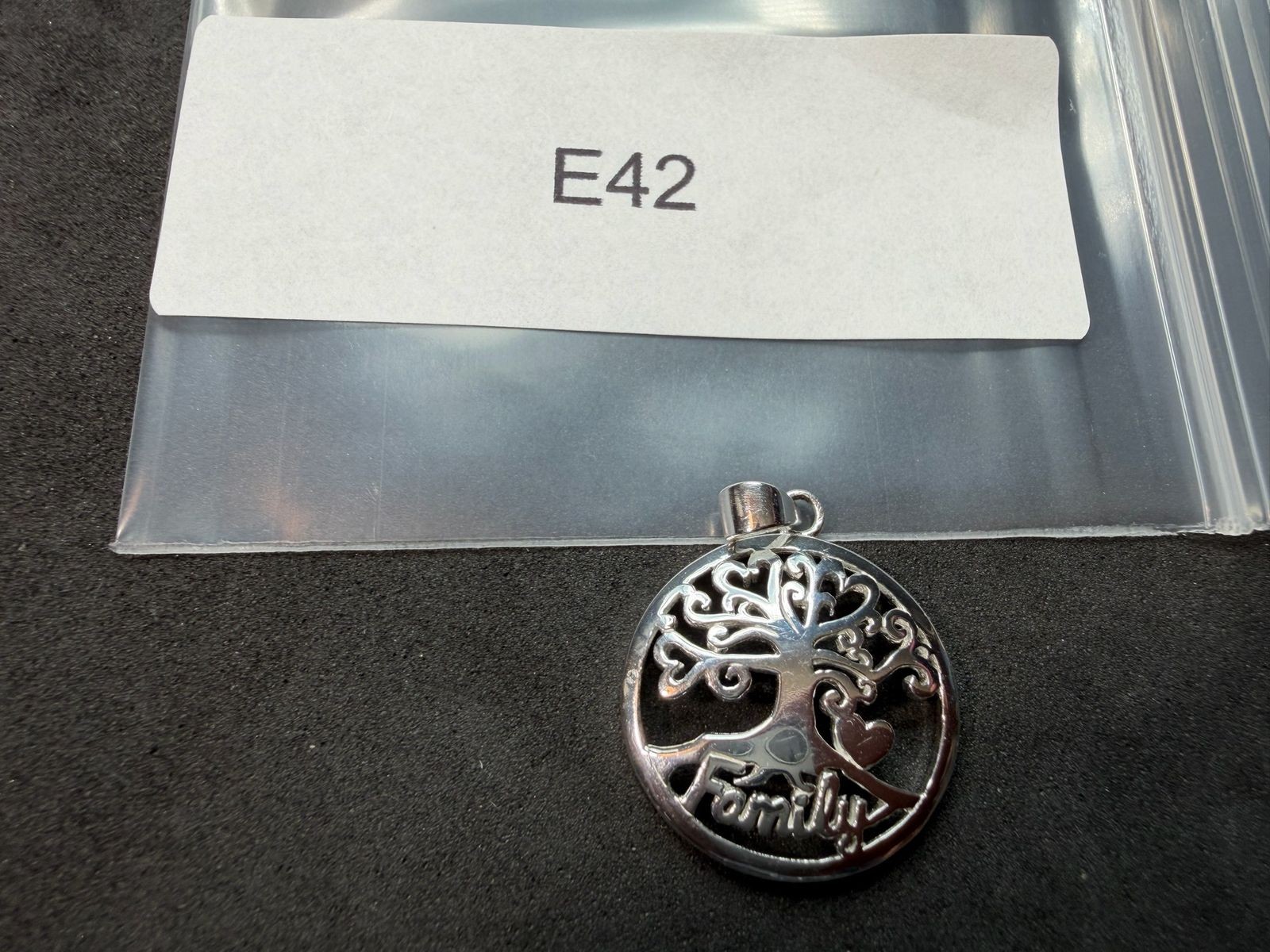 3.22g Vintage Sterling Silver 925 Family Tree Heart Cutout Pendant Round M