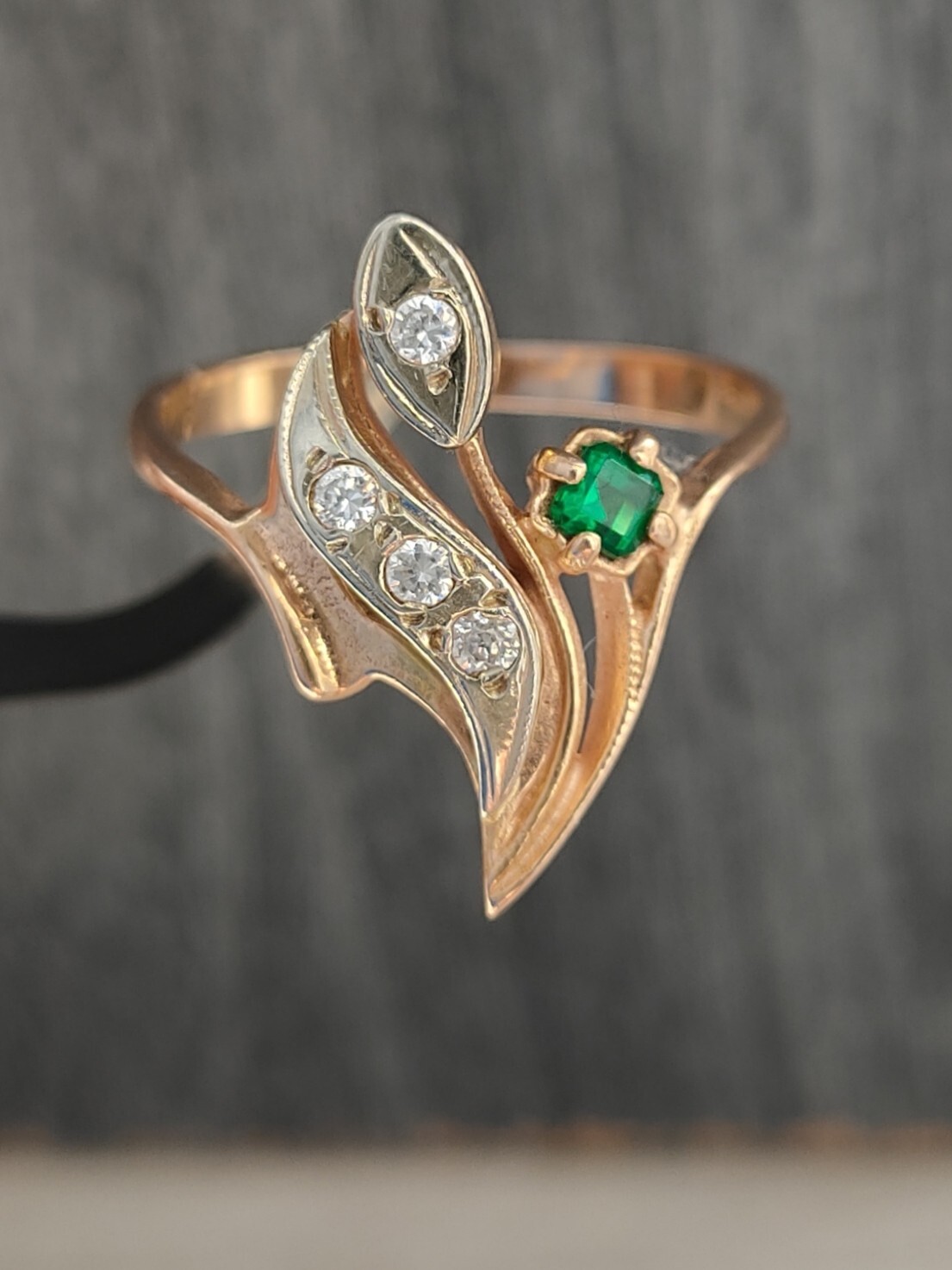 Vintage USSR Gold Ring 14K 585 Solid Rose Gold Emalard Stone