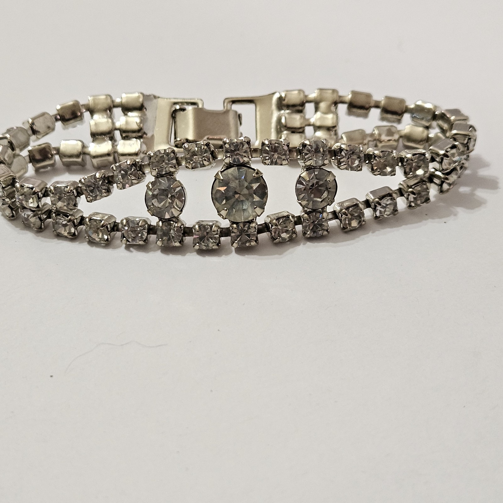 Elegant Vtg 7″ Rhinestone Bracelet 2 Rows Of Small Stones 3 Larger Center Stones