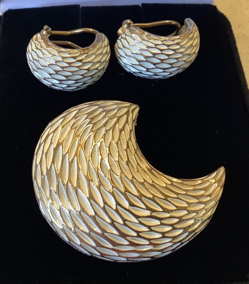 Vintage BSK Brooch & Earrings White & Gold Tone Wave Design, Clips