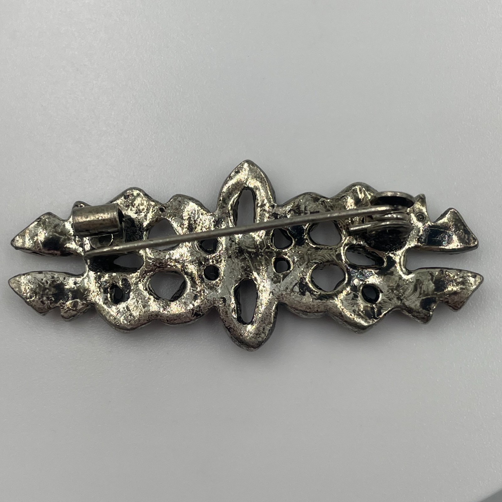 Vintage Antique Style Pewter Tone Black Rhinestone Filigree Bar Brooch Pin Retro