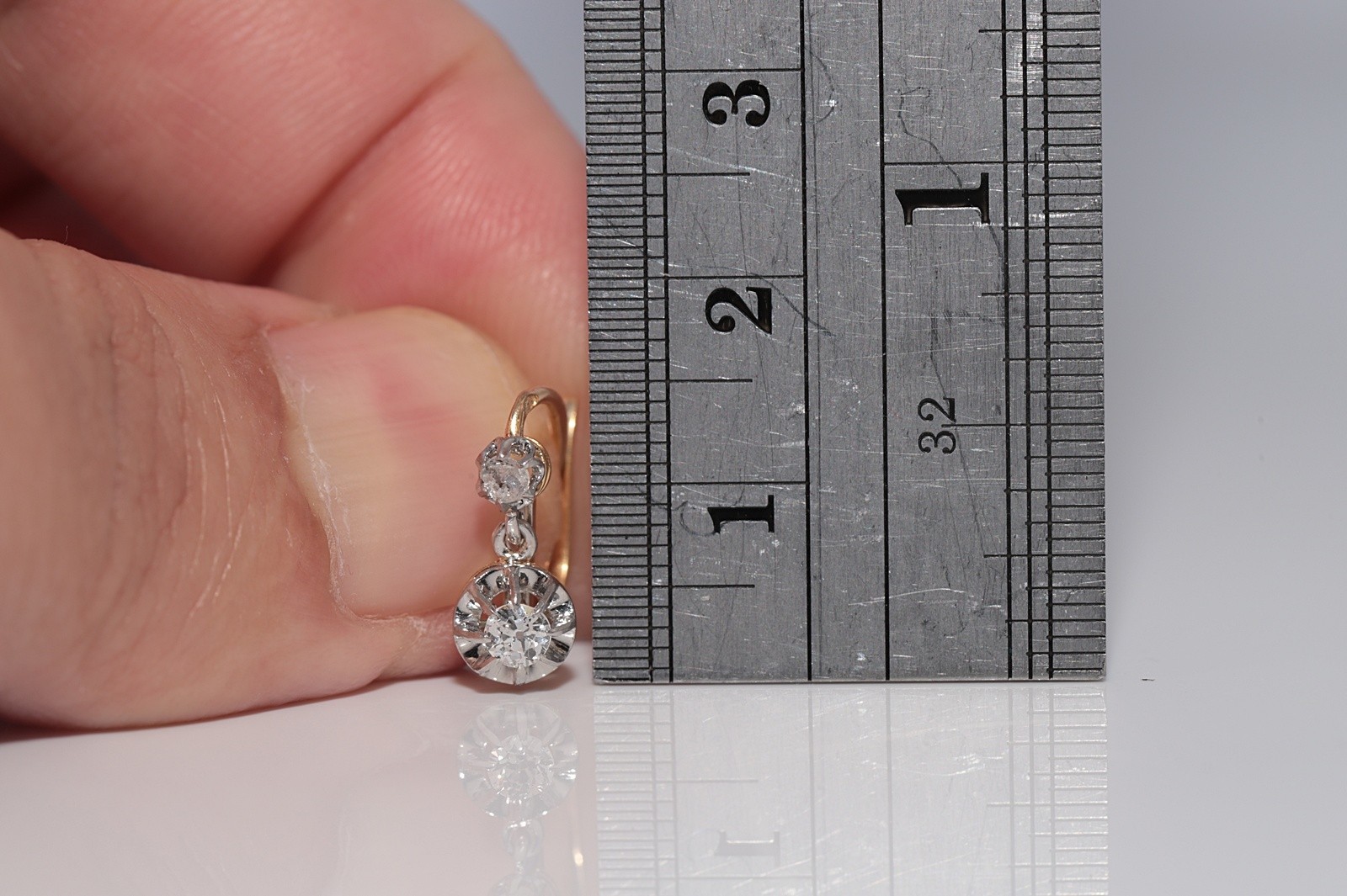 Antique Circa 1920s 18k Gold Art Deco Natural Diamond Decorated Earring