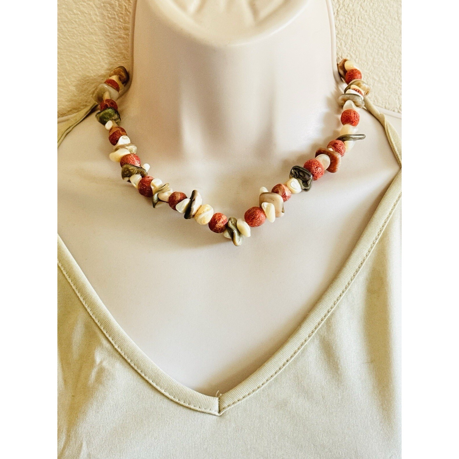 VTG Red Sponge Coral Mother Of Pearl Natural Necklace Beaded Genuine Choker 16″