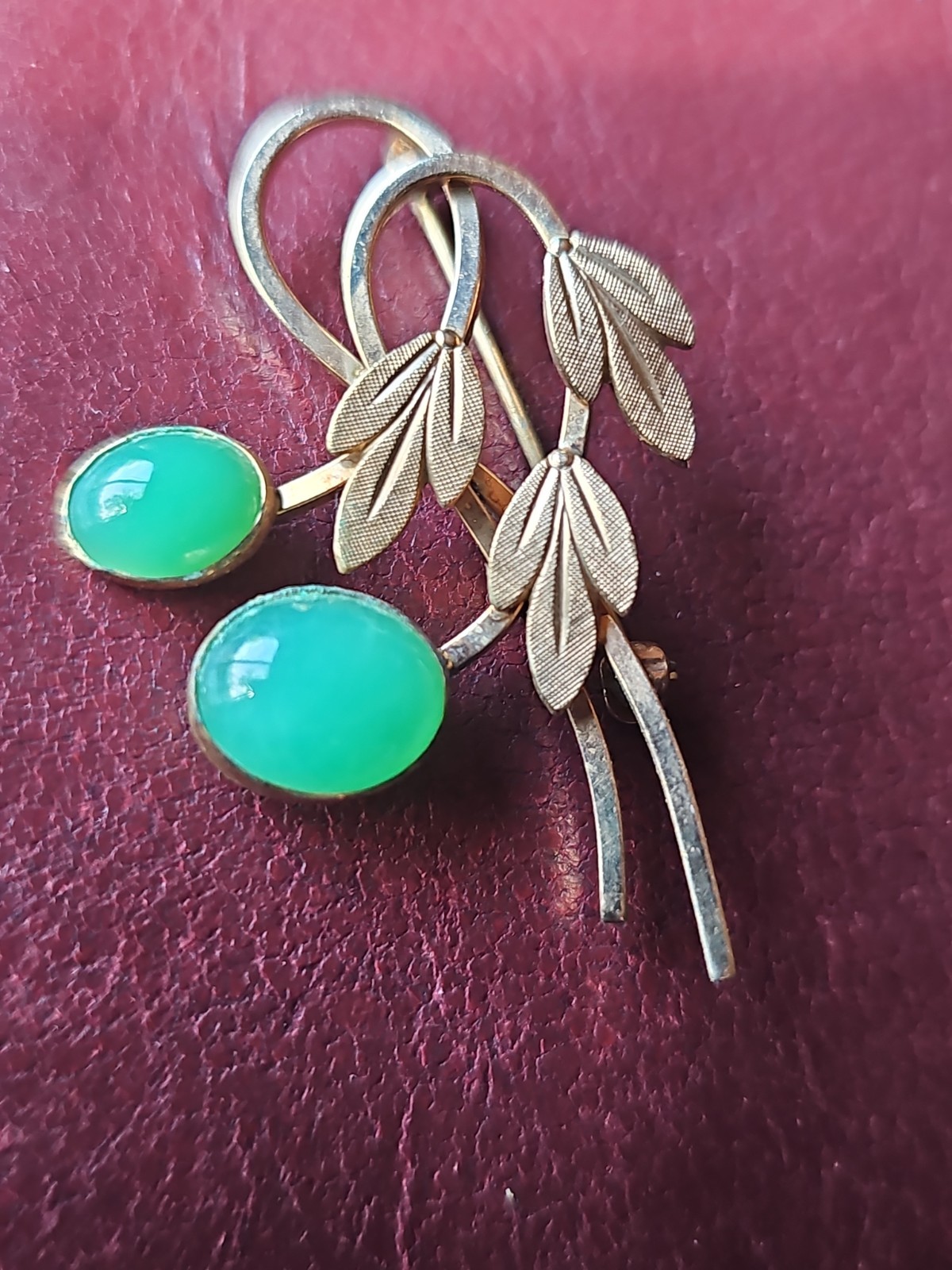 Peking Glass Gold Tone Leaf Brooch Green Cabochon Vintage Mid Century Pin
