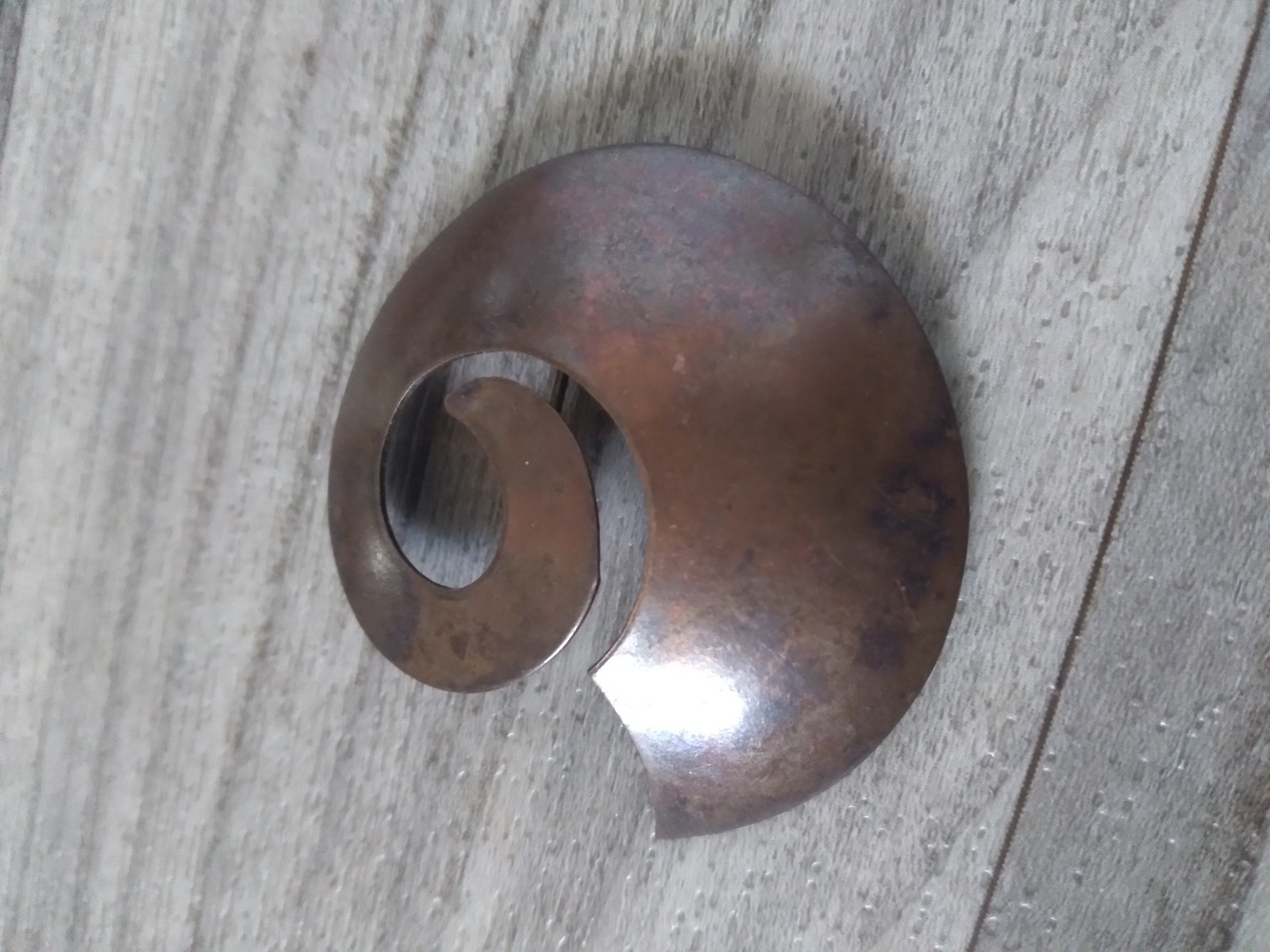 Metal Swirl Brass Brooch Vintage 2in