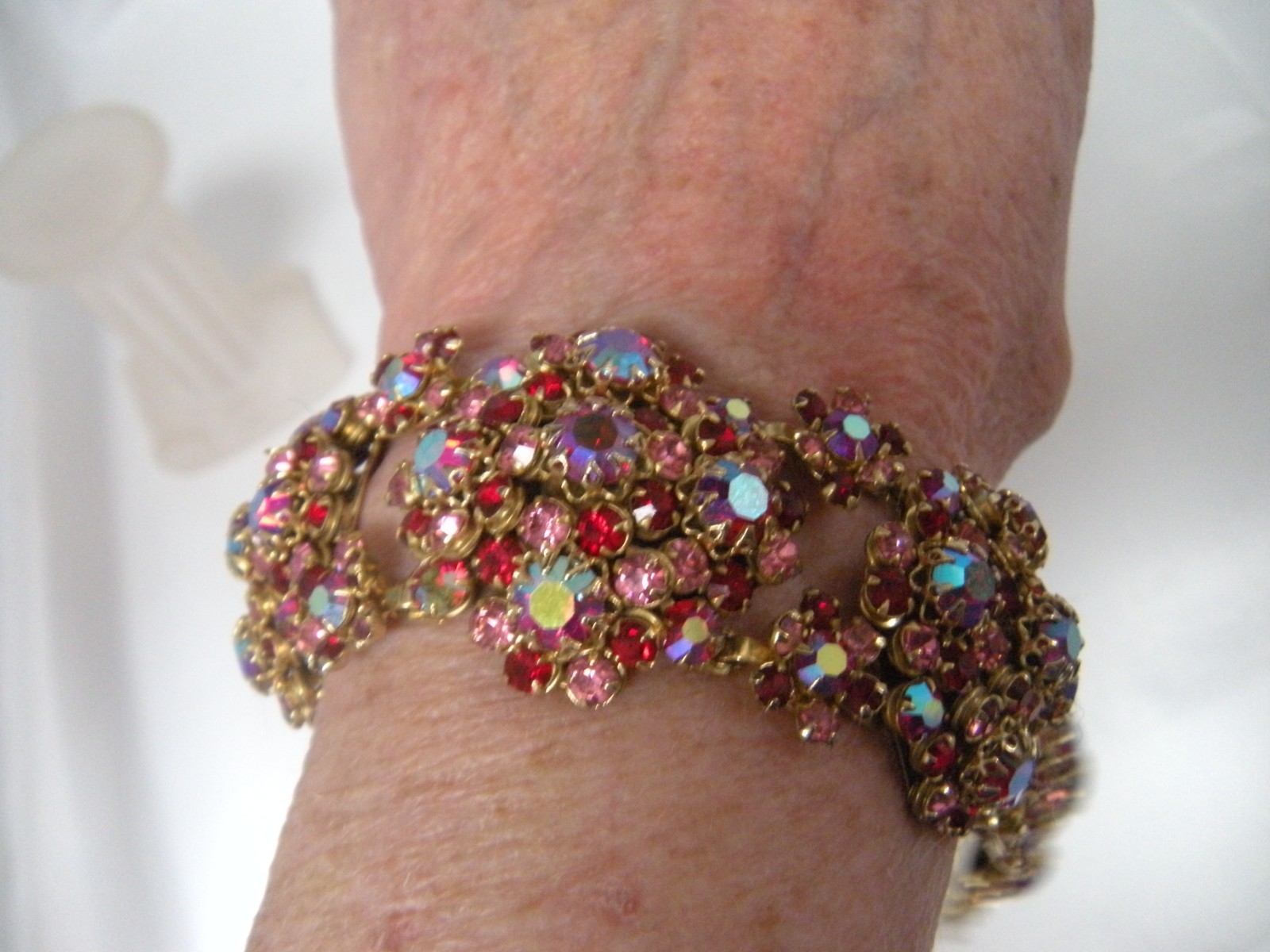 Vintage Red iridescent rhinestone gold tone bracelet Beautiful Statement