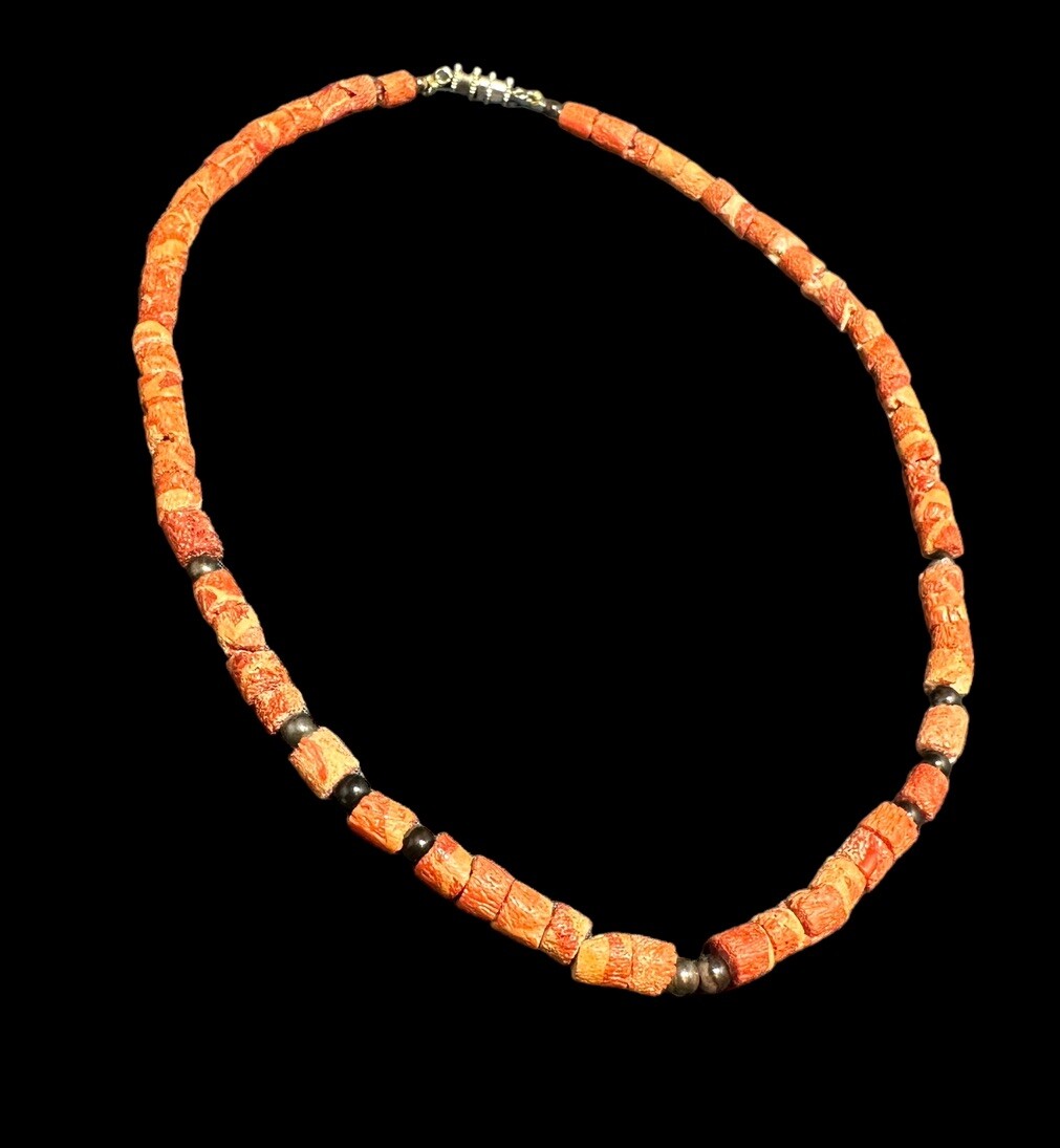 Necklace Red Sponge Coral Primitive Style Vintage Round Beads 16.5 in