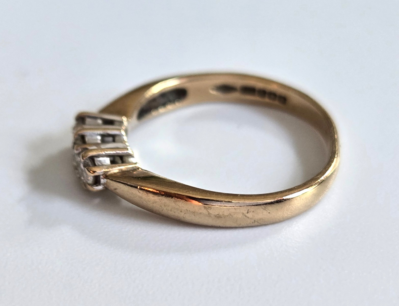 Vintage 9ct Yellow Gold Ring Diamond Stones UK Full Hallmarked Ring Size J