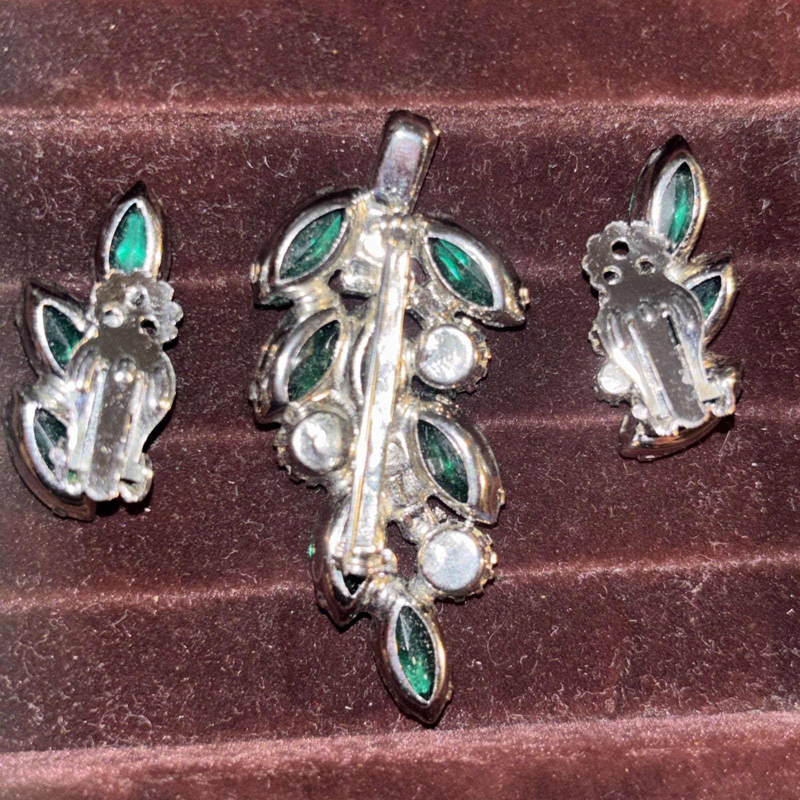 Vintage 1960’s Emerald & Crystal Silver Leaf Shape Clip On Earring & Brooch Set