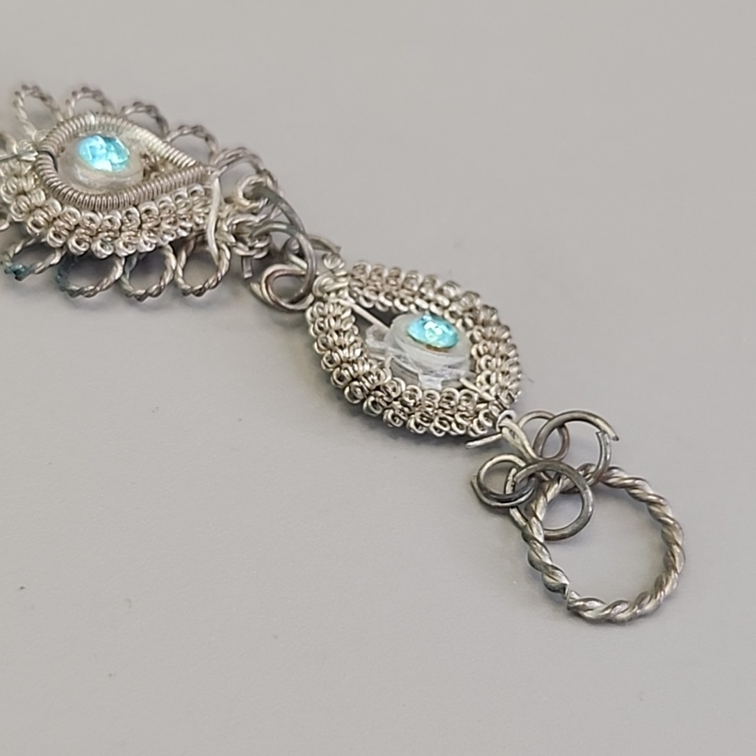 Vintage Mexican Wire Wrapped Bracelet Silver Plated Cannetille Blue Glass 6.5″