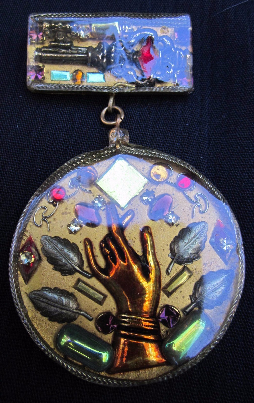 VTG John Wind for Maximal Art 1989 Dangle pin/brooch Gold Resin with Key & Hand!
