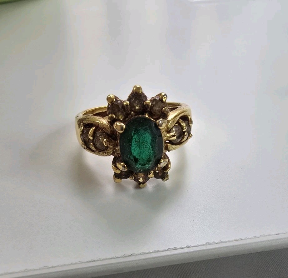 Vintage LIND 14K HGE ring with CZ AND SYNTHETIC EMERALD signed Sz 5.5- 6