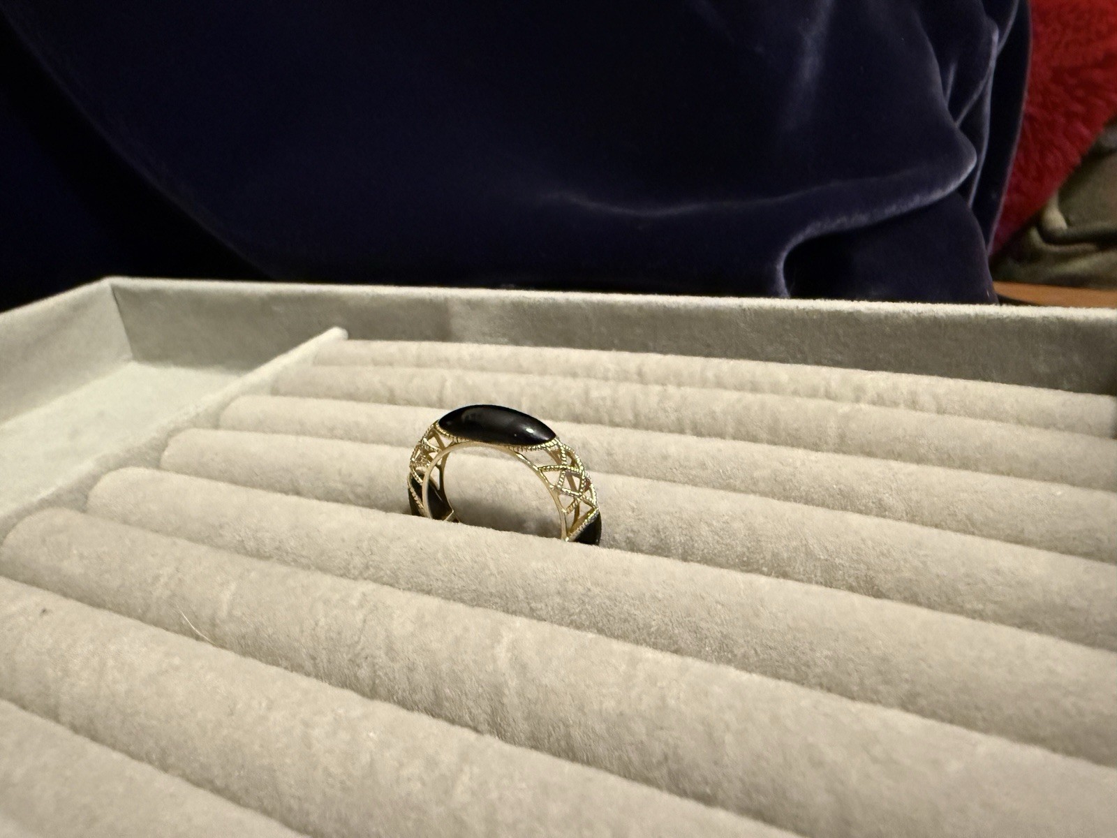 Vintage QVC 14 Karat Yellow Gold Lattice Filigree & Black Onyx Ring Size 9 3.1 G